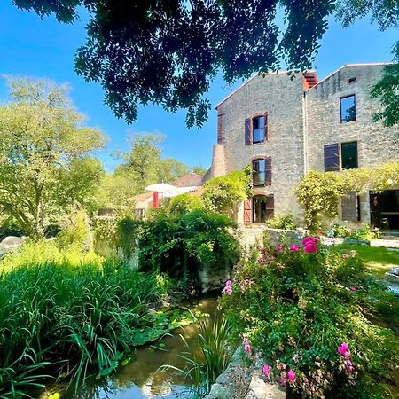 Le Moulin Du Guy, Proche Du Puy Dufou Bed and Breakfast Chanverrie Eksteriør billede
