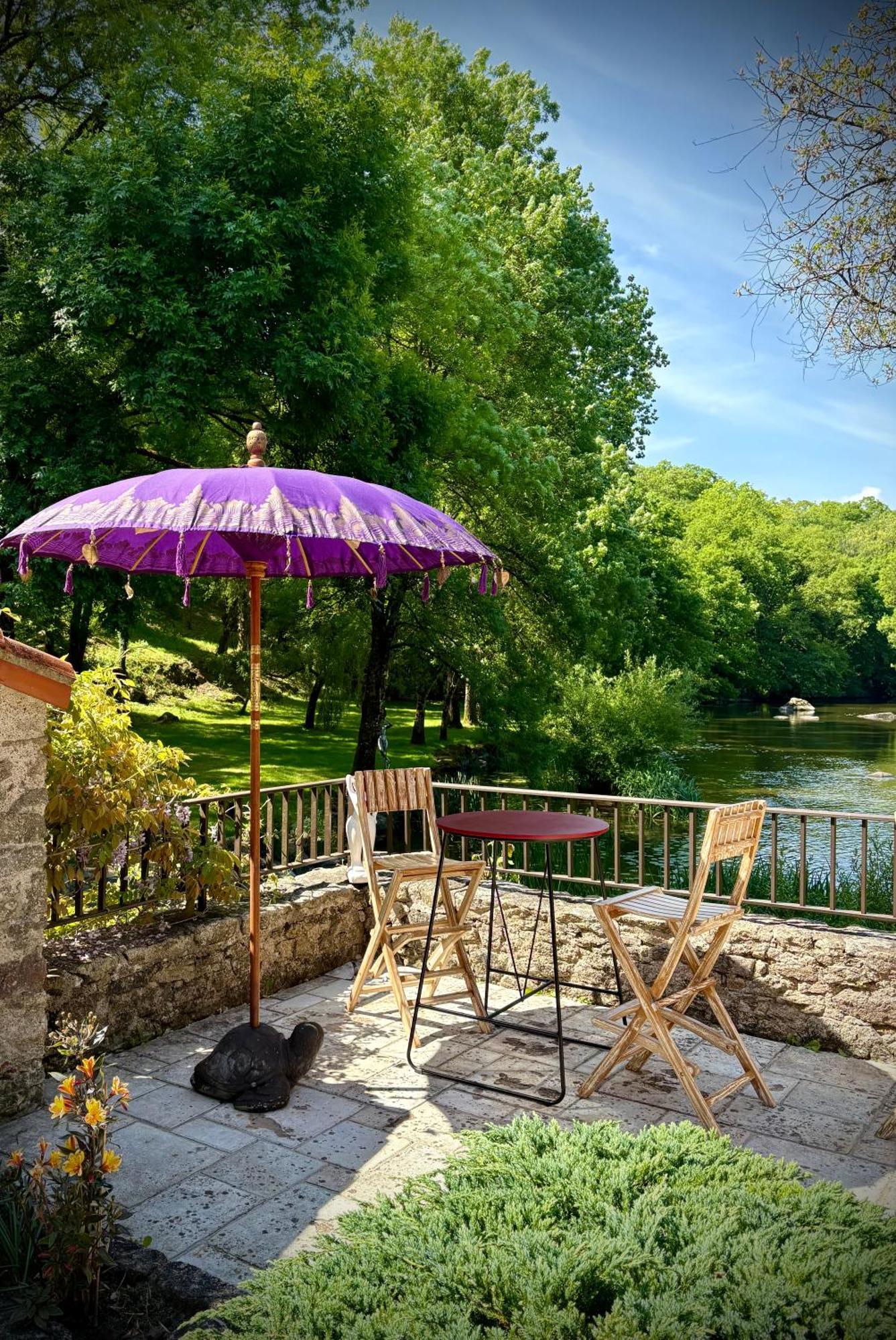 Le Moulin Du Guy, Proche Du Puy Dufou Bed and Breakfast Chanverrie Eksteriør billede